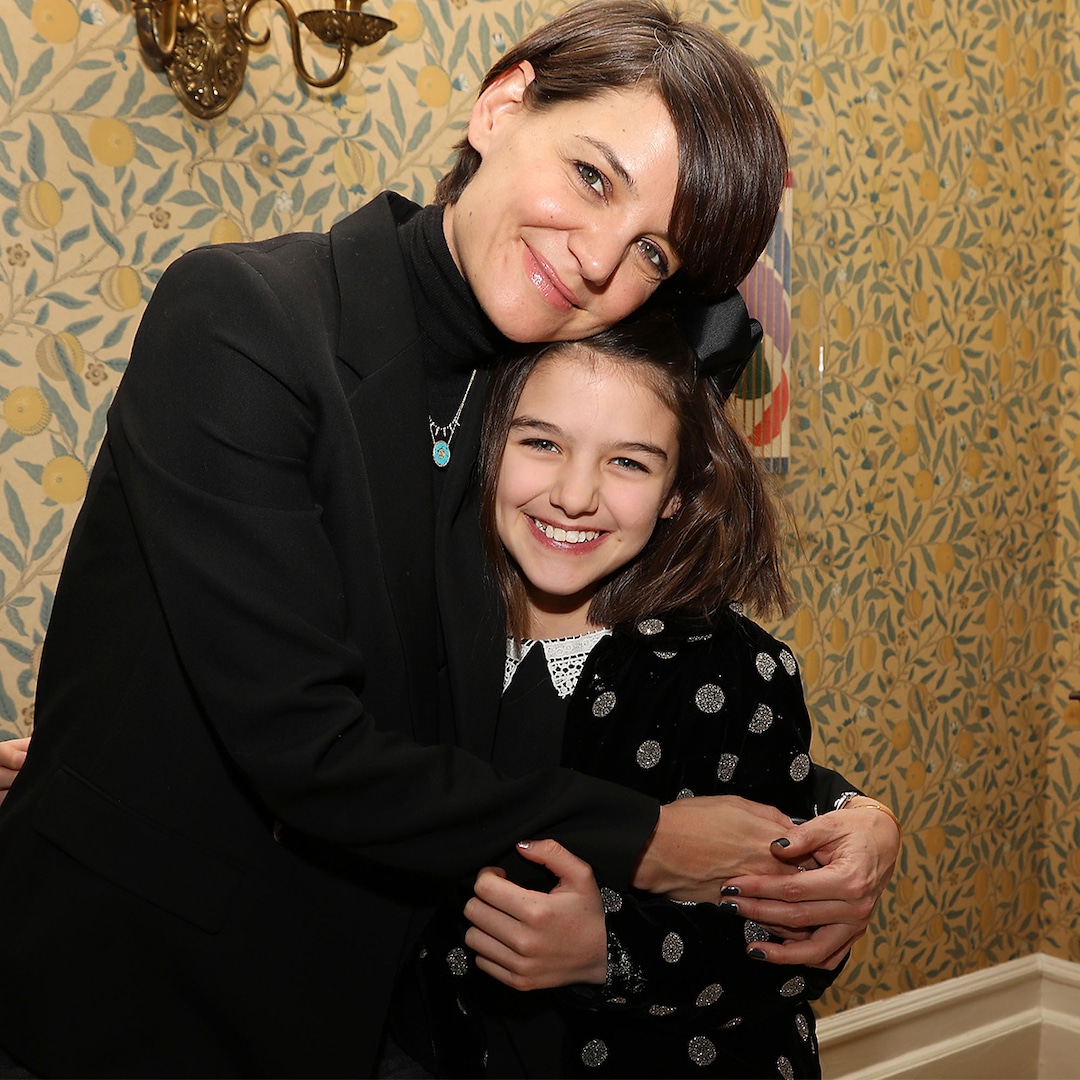 Katie Holmes Makes Rare Comment About Daughter Suri Cruise Go Travel 